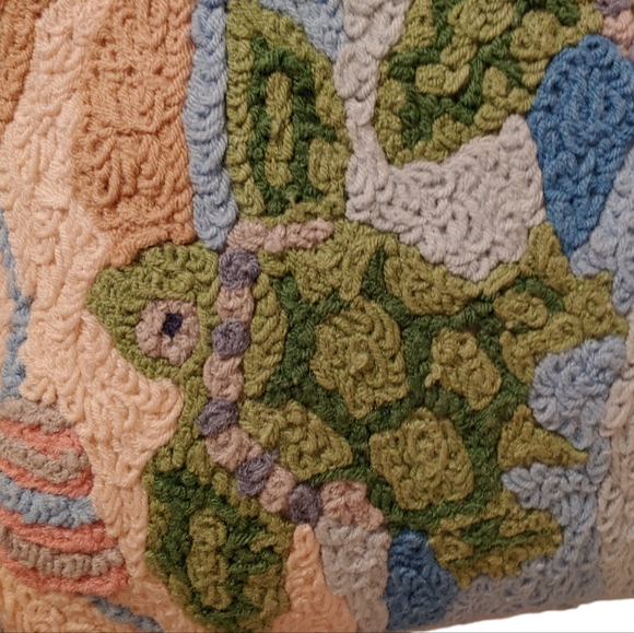 Jellybean Needle Work Pillow Sea Turtles 16" X 16" - Picture 2 of 4